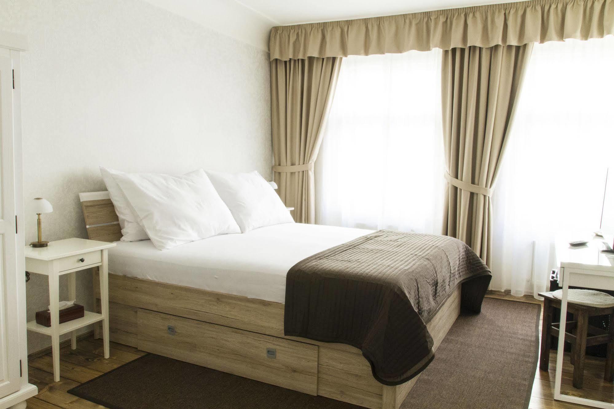 Hotel U Suteru Praga Esterno foto